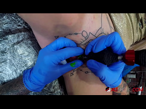 ❤️ tattooed ທີ່ສຸດ Hottie Sully Savage ໄດ້ຮັບ tattoo ສຸດ clitoris ຂອງນາງ ☑ ໜັງໂປ້ ຢູ່ທີ່ພວກເຮົາ lo.tradewin.top% ☑
